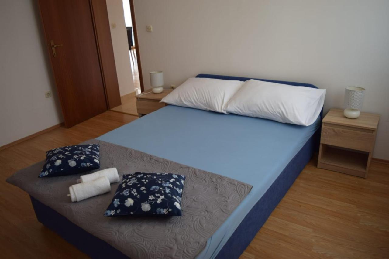 Apartments Marta Kaštel Novi Екстериор снимка