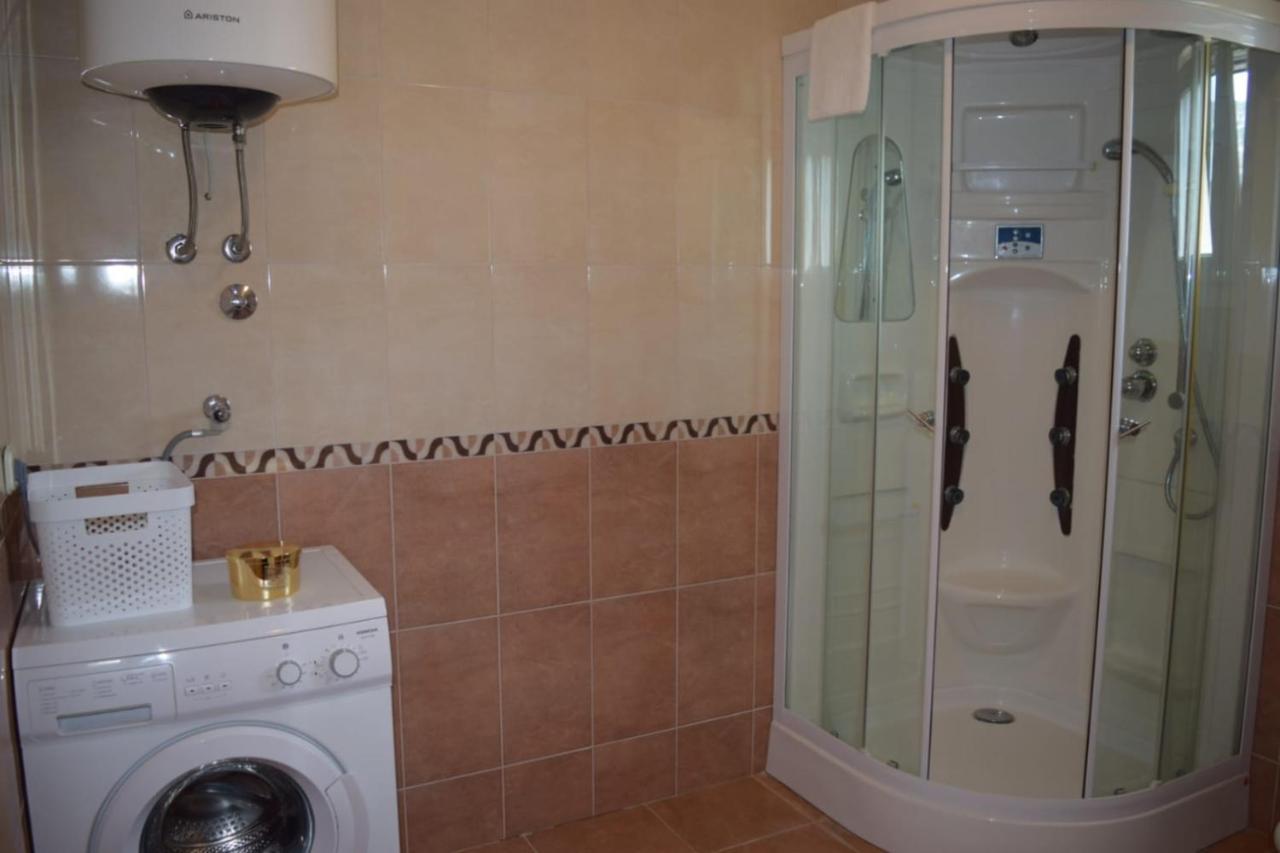 Apartments Marta Kaštel Novi Екстериор снимка