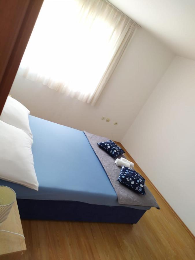 Apartments Marta Kaštel Novi Екстериор снимка