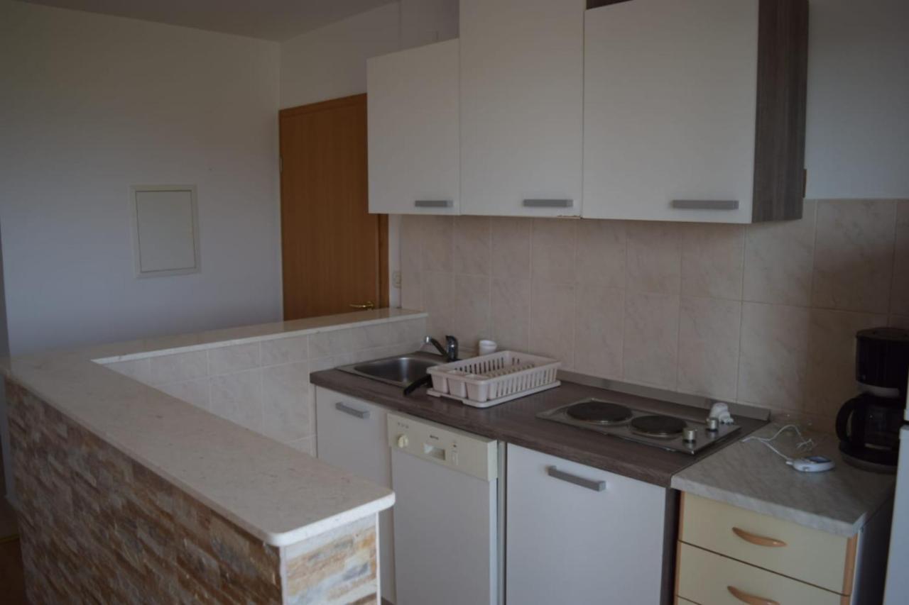 Apartments Marta Kaštel Novi Екстериор снимка