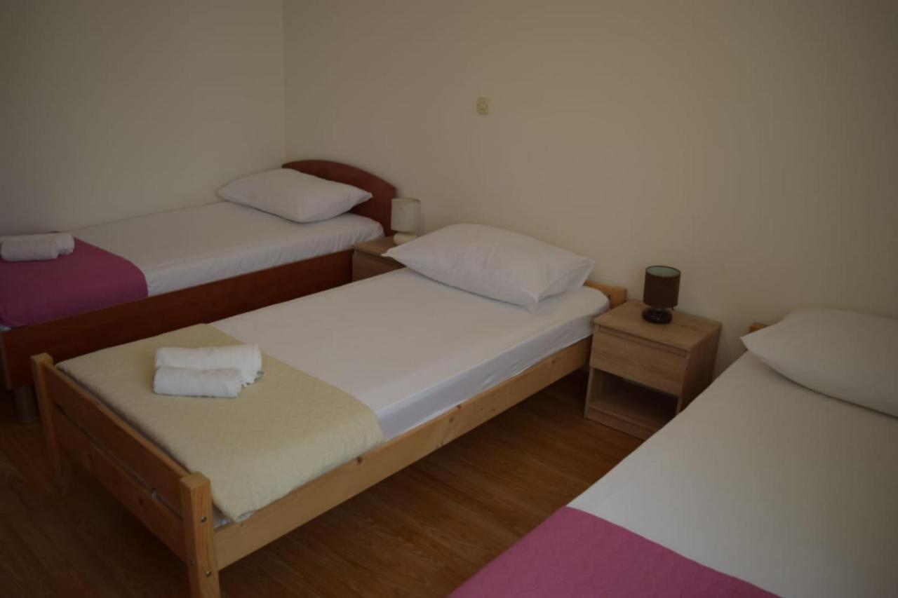 Apartments Marta Kaštel Novi Екстериор снимка