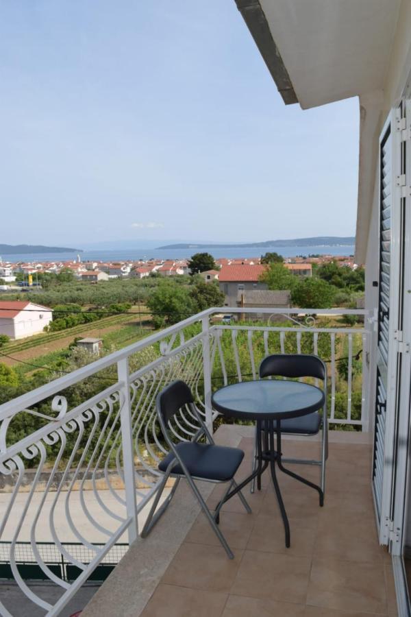 Apartments Marta Kaštel Novi Екстериор снимка