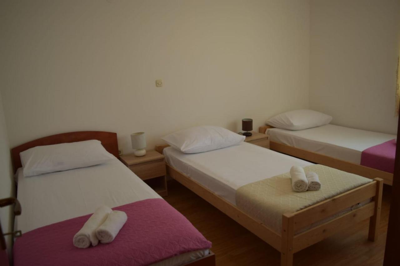 Apartments Marta Kaštel Novi Екстериор снимка