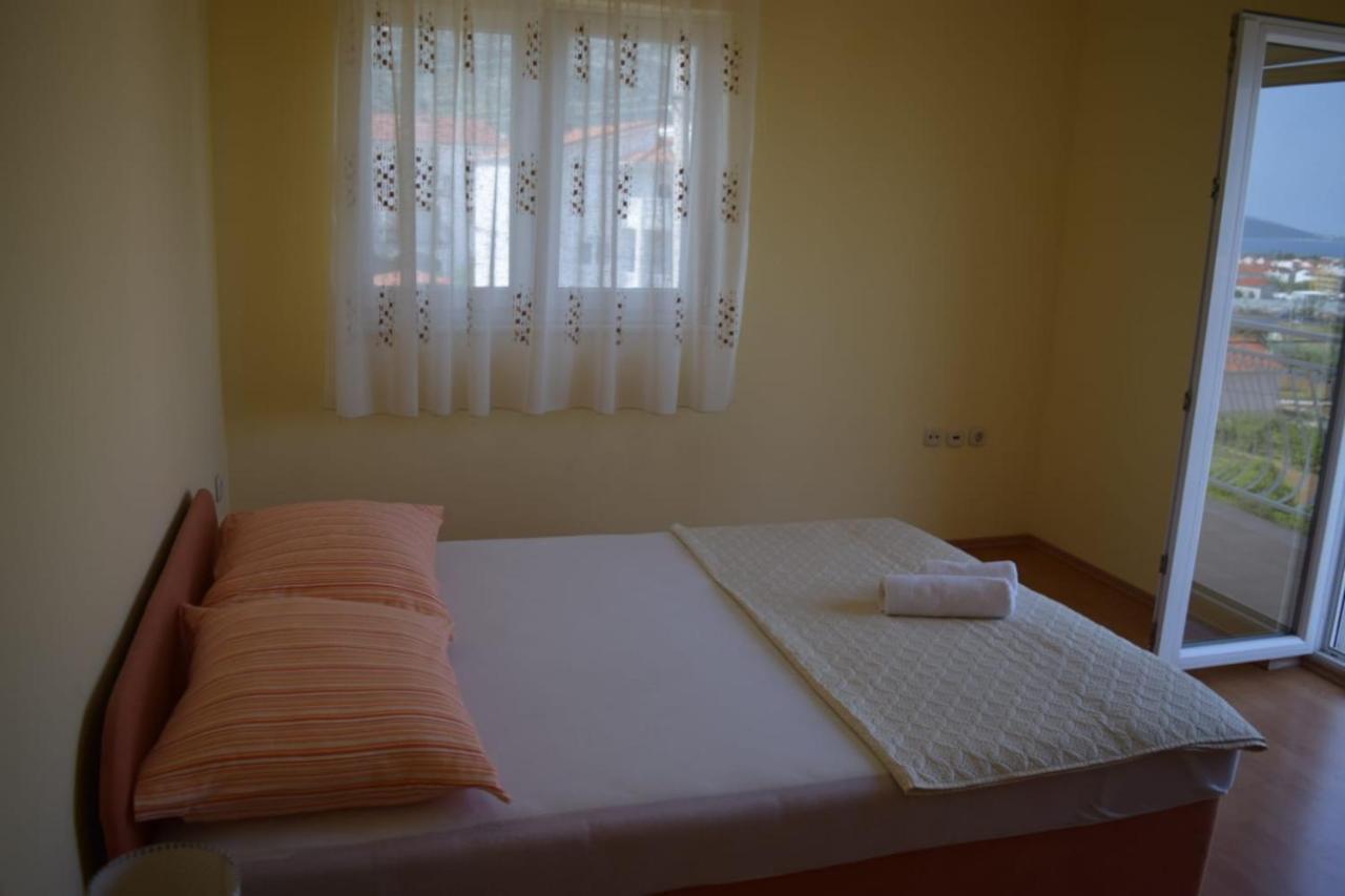 Apartments Marta Kaštel Novi Екстериор снимка
