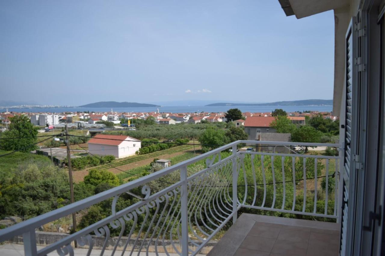 Apartments Marta Kaštel Novi Екстериор снимка