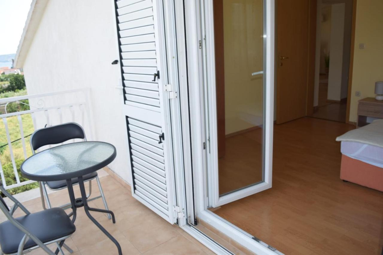 Apartments Marta Kaštel Novi Екстериор снимка