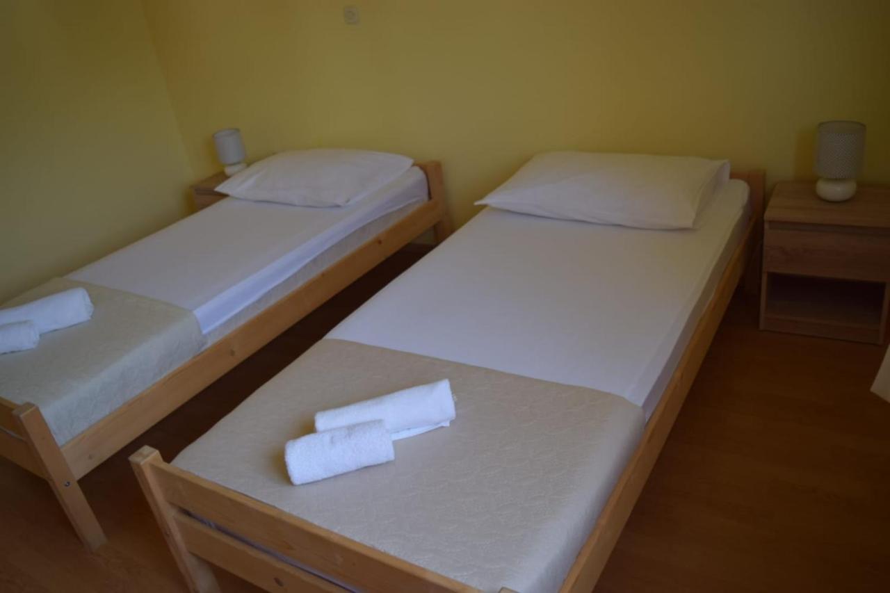 Apartments Marta Kaštel Novi Екстериор снимка
