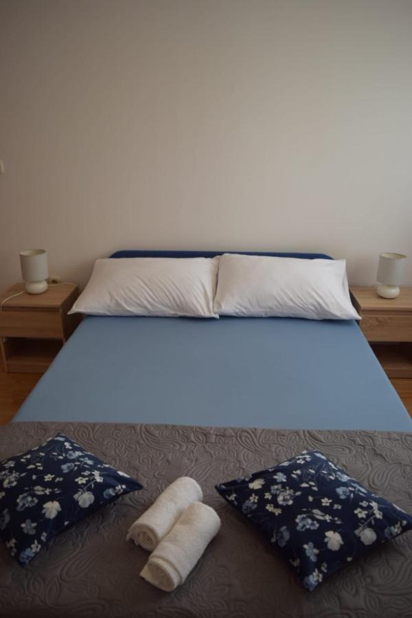 Apartments Marta Kaštel Novi Екстериор снимка
