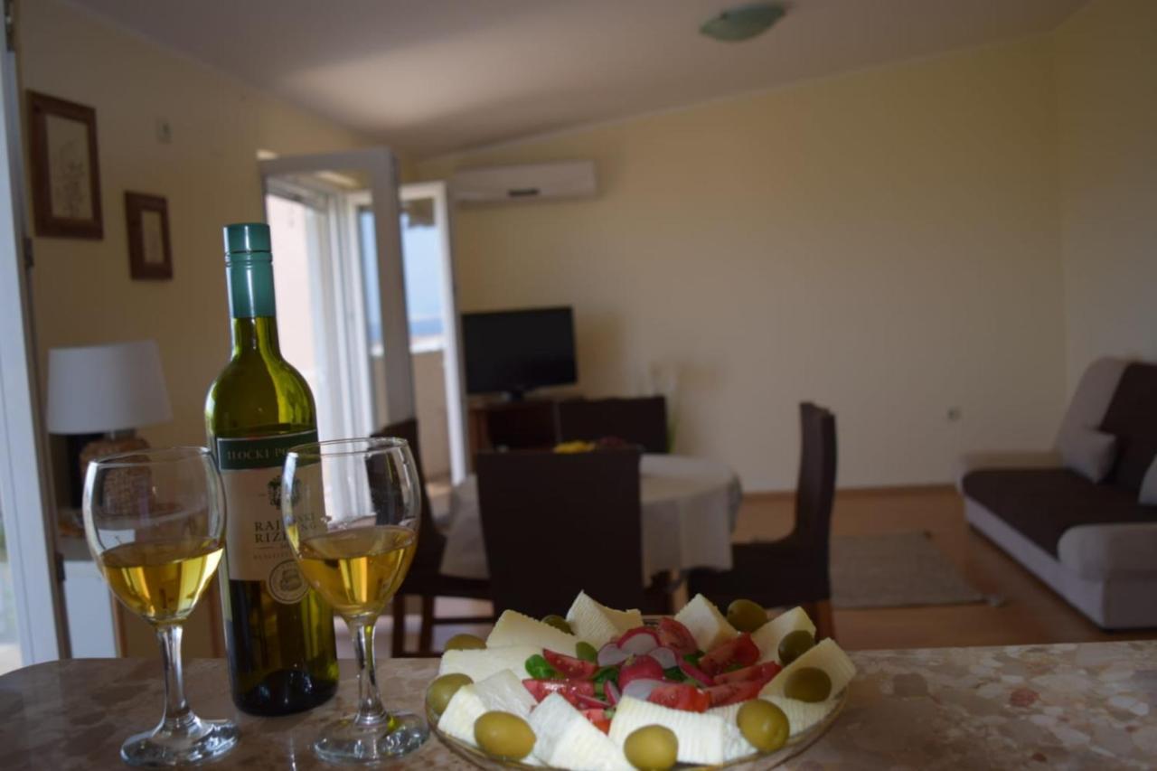 Apartments Marta Kaštel Novi Екстериор снимка